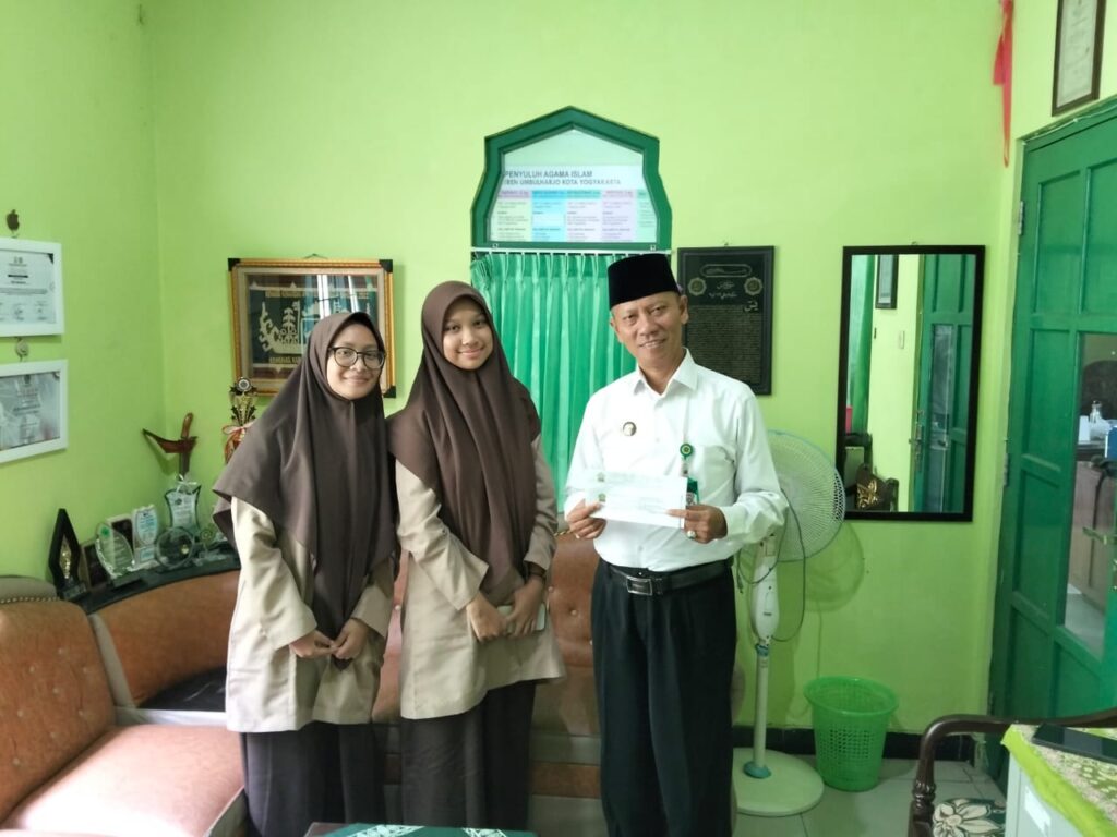 Kunjungan Siiswi SMAIT Abu Bakar