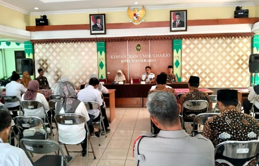 Pengajian Kemantren 10 des 25