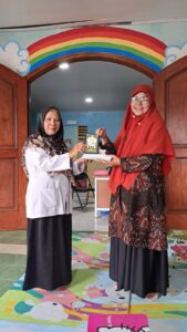 Penyerahan buku Iqro'